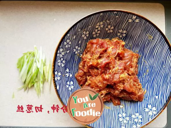 Fried meat slices (stir fry with vegetables)