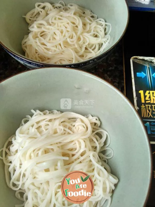 Carrot and egg noodles