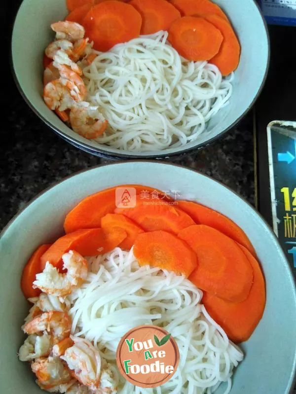 Carrot and egg noodles