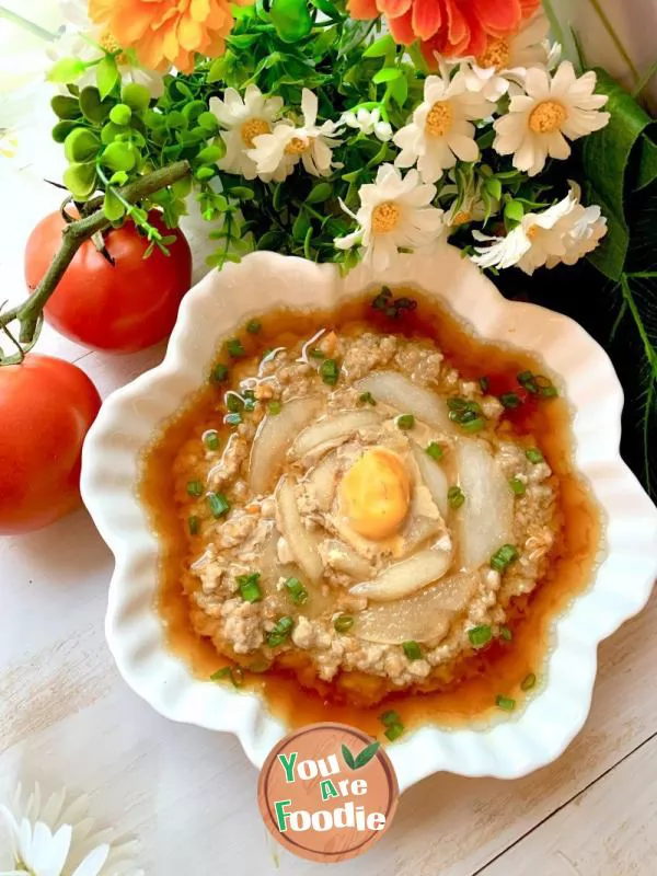 Steamed-Pork-Cake-with-Salted-Egg-and-Pear-Juice