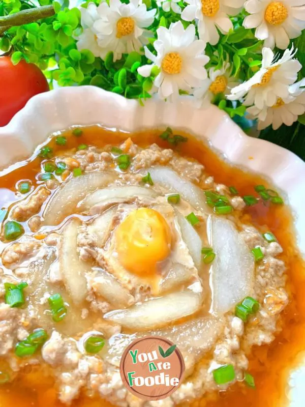 Steamed Pork Cake with Salted Egg and Pear Juice