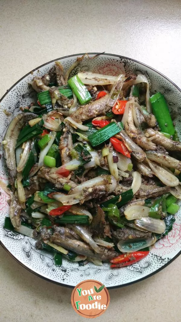 Fried loach with Chinese onion