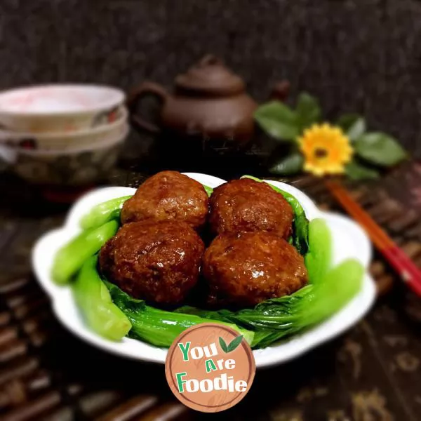 [Jiangsu]-braised-lion's-head-in-brown-sauce