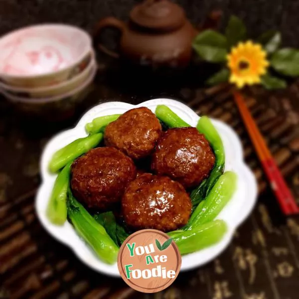 [Jiangsu] braised lion's head in brown sauce