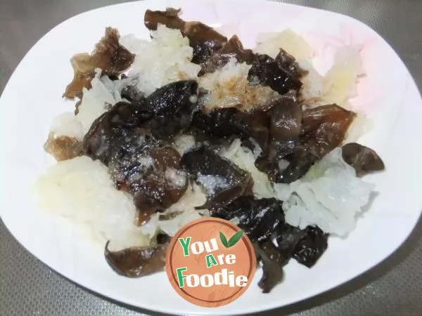 Tossed Black and White Fungus