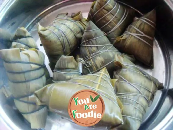 Fragrant dragon boat festival dumplings -- bean paste Dragon Boat dumplings