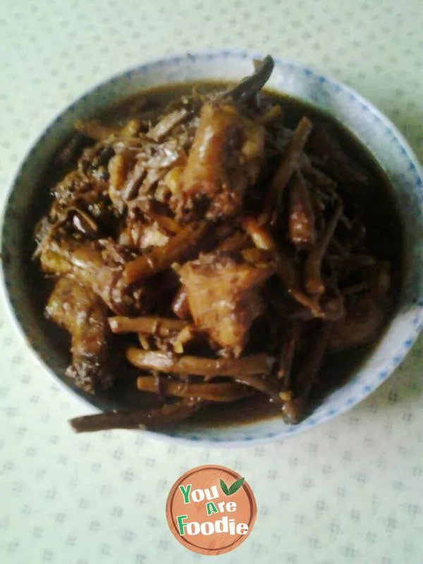 Stewed chicken neck with frozen mushroom sauce