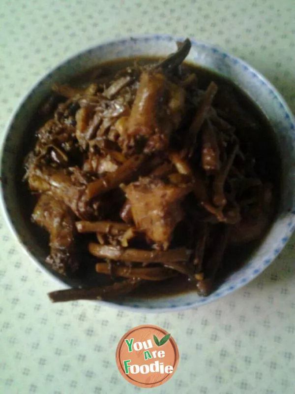 Stewed chicken neck with frozen mushroom sauce