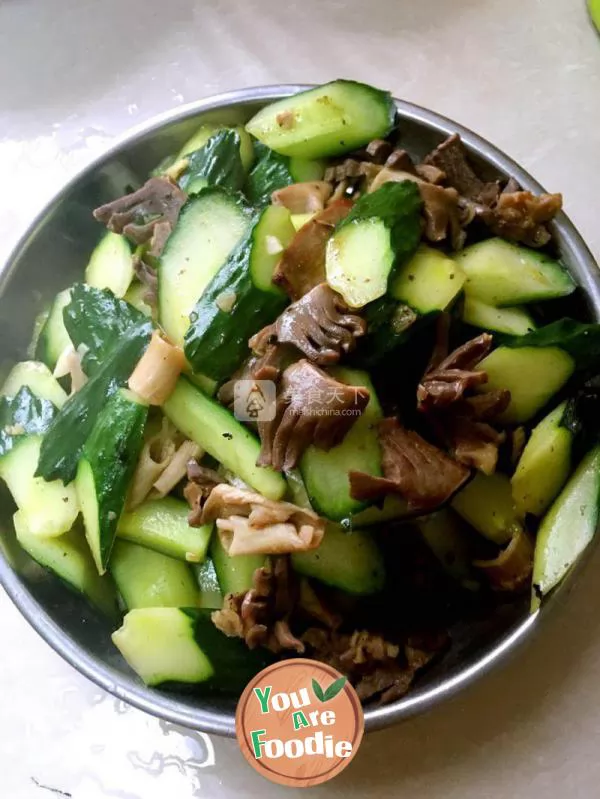 Fried cucumber with duck kidney