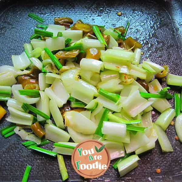 Hot and sour cabbage stem