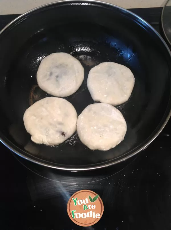 Fried dough twist bean paste cake