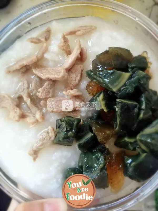 Preserved egg and lean meat porridge simple version