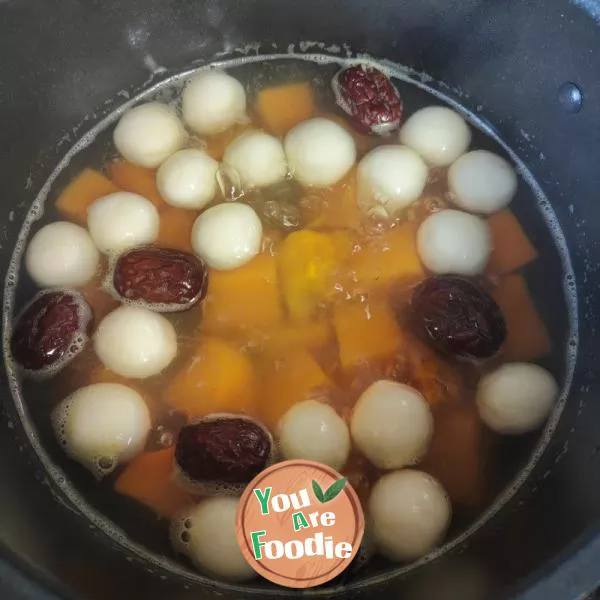 Sweet Potato Soup with Glutinous Rice Balls