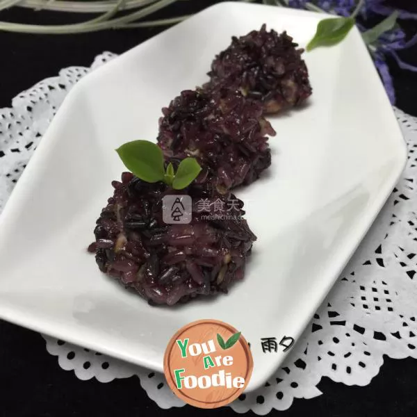 Black rice, mushroom and meat balls