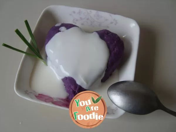 Yogurt-purple-potato-paste