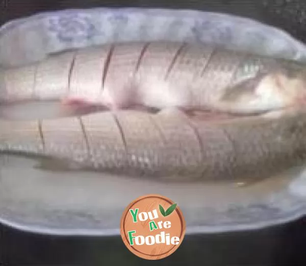 Steamed Yangtze River larvae