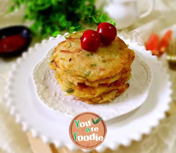 Shredded-potato-cake-with-ham-and-chives