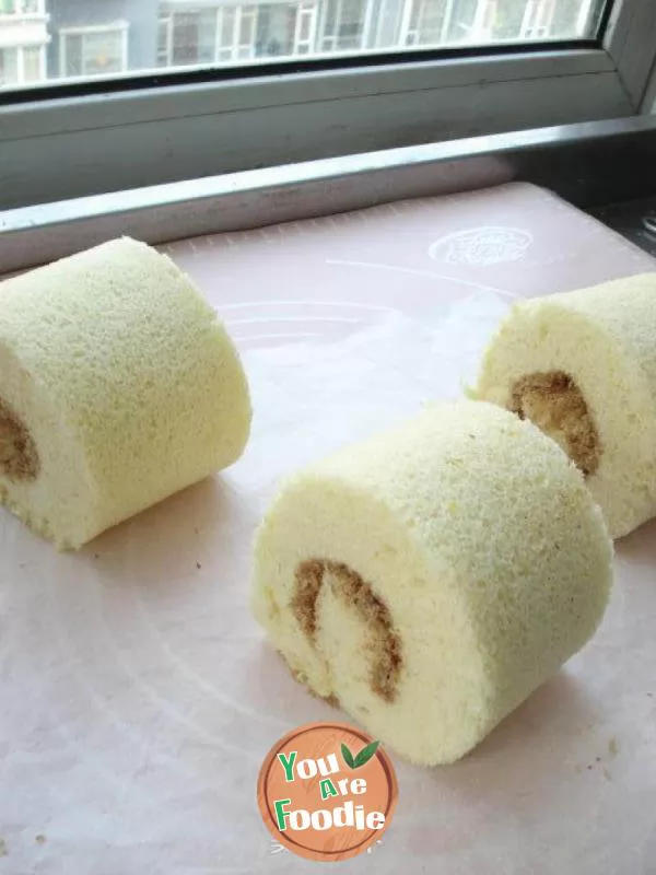 Pork floss cake roll