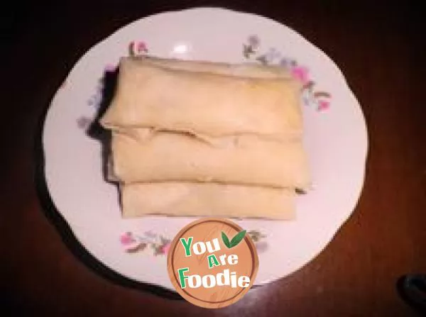 Learn to make spring rolls in the new year