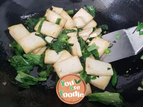 Fried Tofu with lettuce