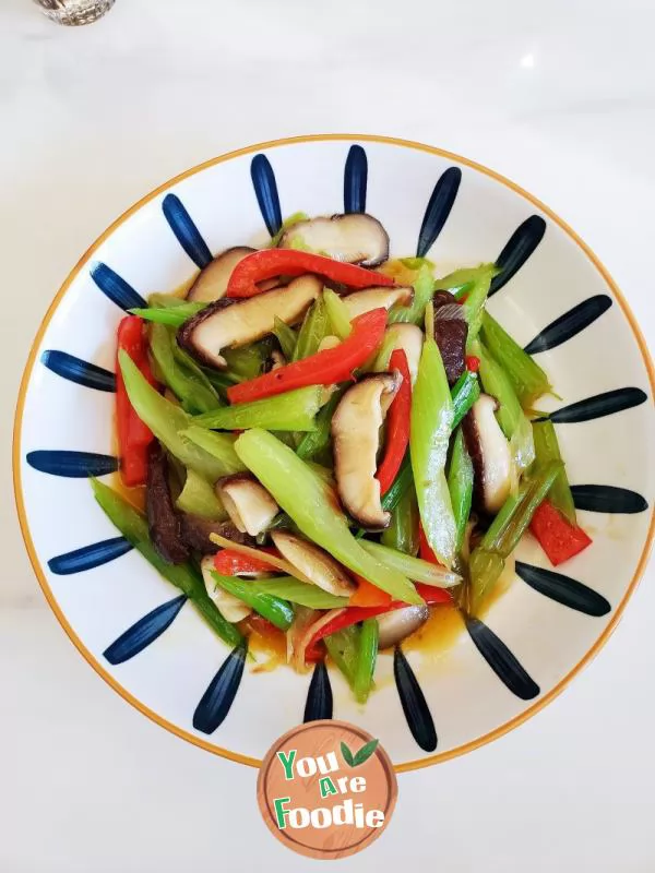 Refreshing and delicious celery stir fried mushrooms