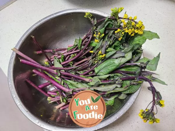 Stir fried white radish shreds with red vegetable moss