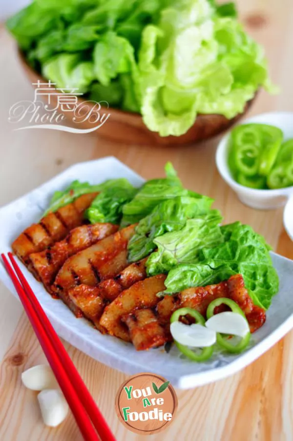 Korean roasted pork with spicy sauce