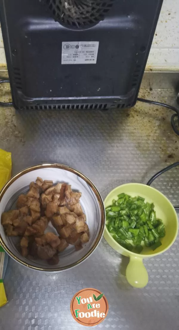 Stir fried diced eggplant with chilli