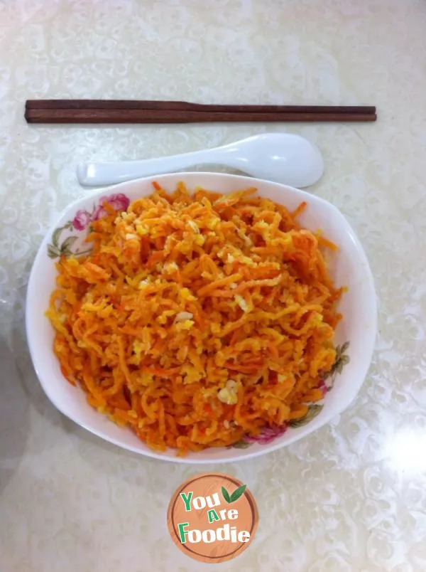 Steamed shredded carrot with flour