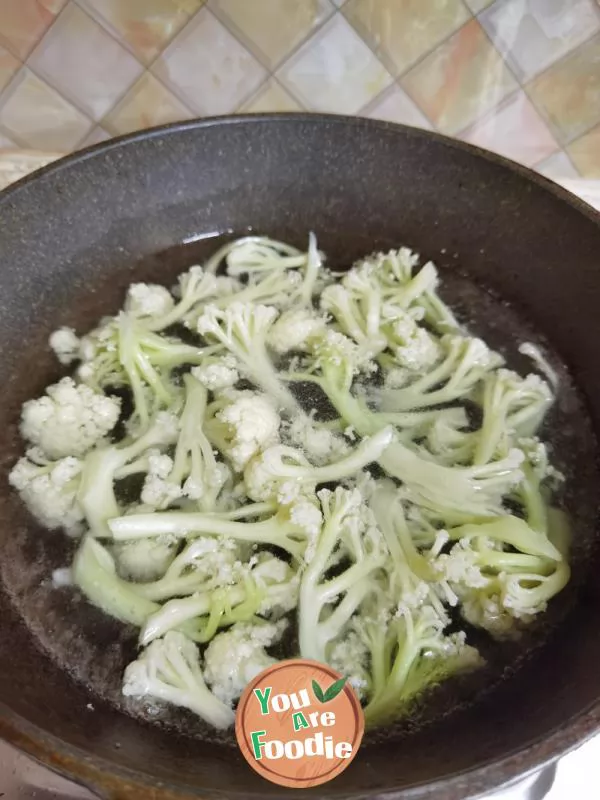 Stir Fried Cauliflower with beef fillet