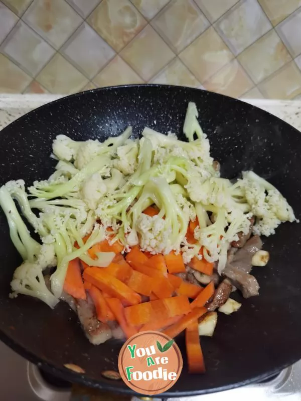 Stir Fried Cauliflower with beef fillet