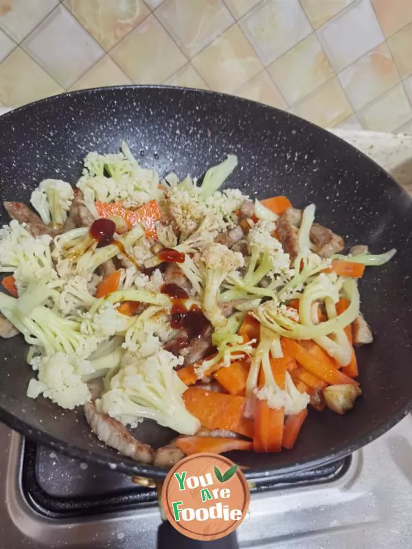 Stir Fried Cauliflower with beef fillet