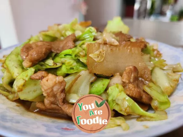 Stir fried pork with cabbage