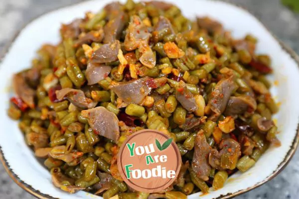 Fried Chicken Gizzard with sour beans