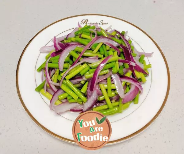 Stir-fried-Scallion-with-Garlic-Moss