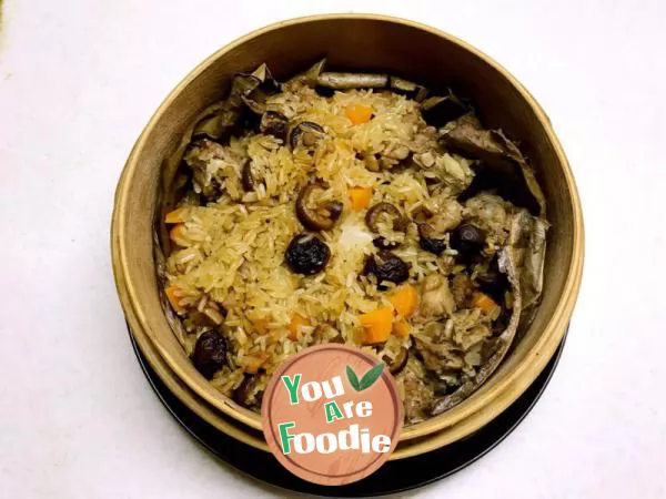 Duck leg rice with lotus leaf and glutinous rice