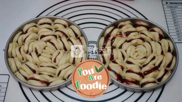 Plum jam flower plate bread