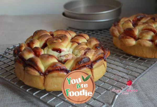 Plum jam flower plate bread