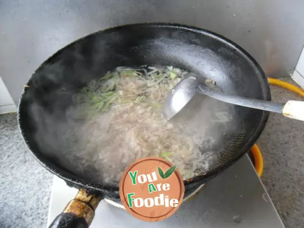 Boiled pickled cabbage with sliced mutton