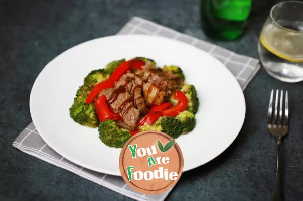 Roast-beef-fillet-with-Broccoli