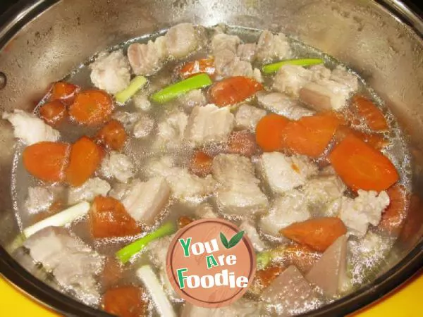 Stewed pork and carrots