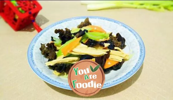 Fried celery with dried beancurd