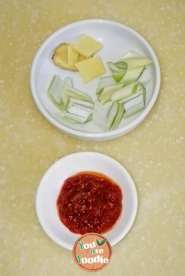 Steamed hairtail with chopped pepper