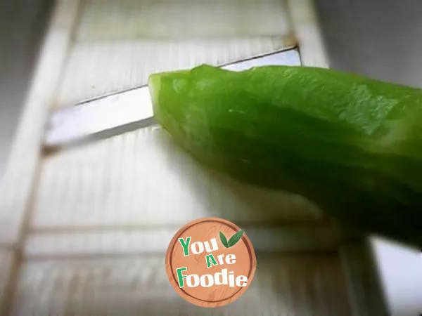 Lettuce slices in cold sauce