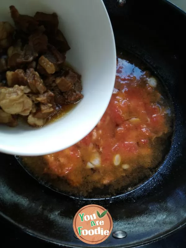 Tomato and beef brisket soup