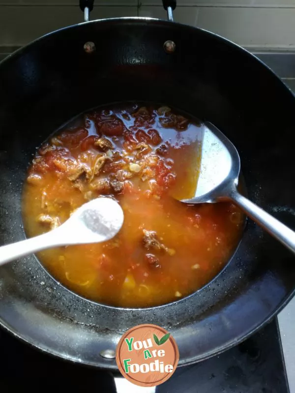 Tomato and beef brisket soup