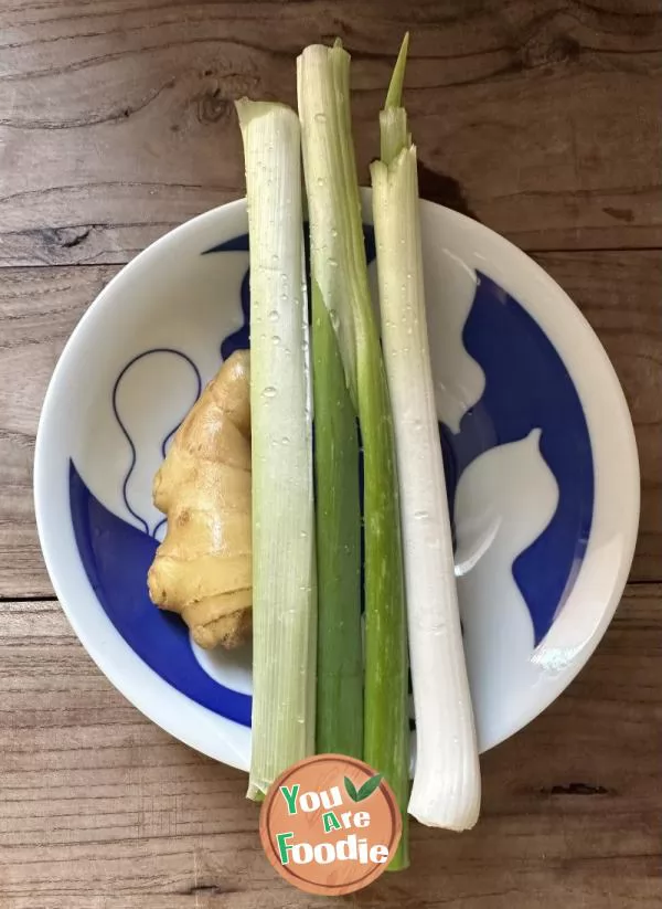 Steamed Buns with Preserved Vegetables and Soy Sauce