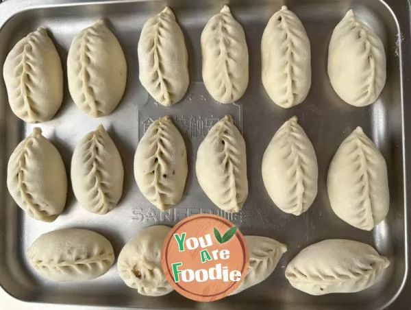 Steamed Buns with Preserved Vegetables and Soy Sauce