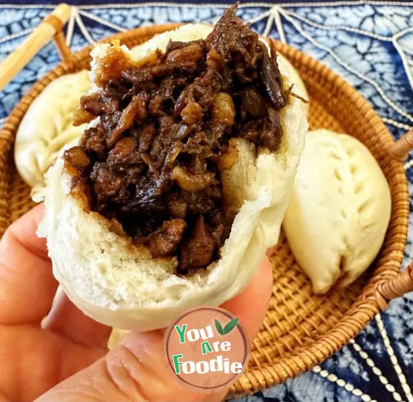 Steamed Buns with Preserved Vegetables and Soy Sauce