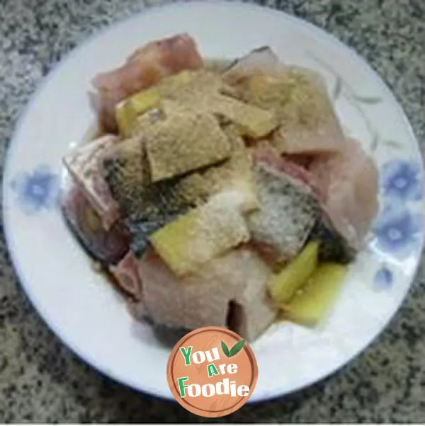 Fish slices with chopped pepper